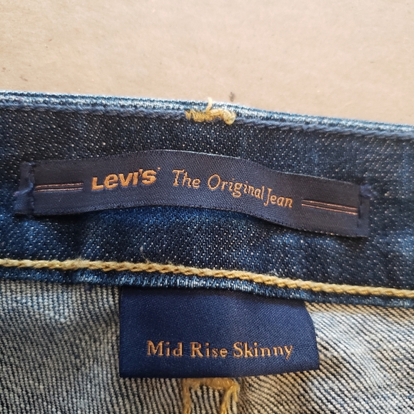 Excelente condition Levi's mid rise skinny jeans - Picture 4 of 10